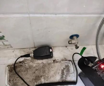 凌云屋顶漏水维修公司分享下卫生间漏水的危害及解决方法